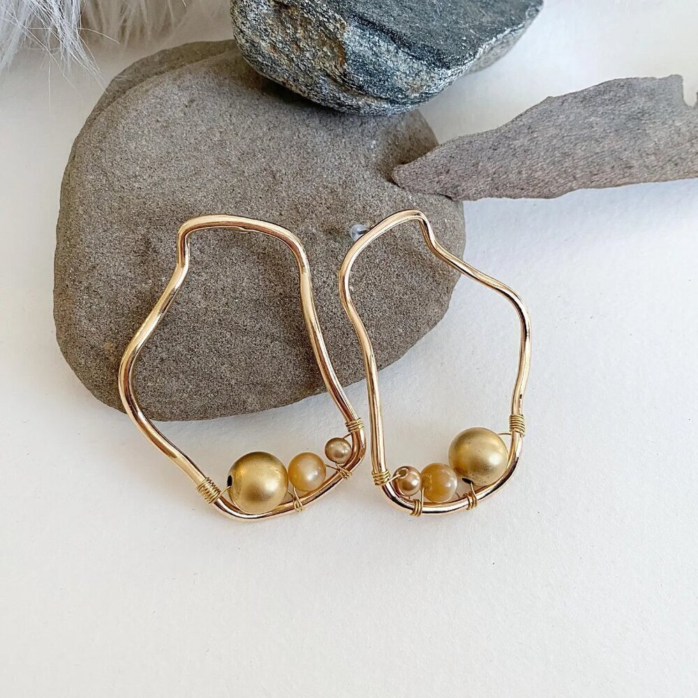 Faux Pearl wrapped Goldtone Stud Earrings, Wire Wrapped, Boho Bohemian Earring - Picture 6 of 9